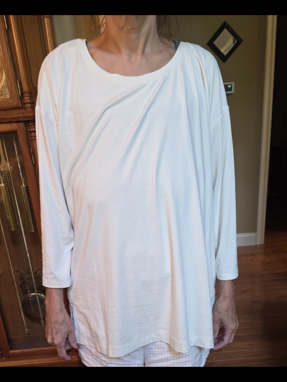 Wonderly Studio White Scoop Neck Top